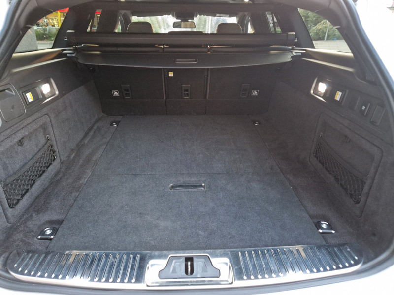 Jaguar XF 20d 180PS R-Sport Sportbrake Automatik — photo 29