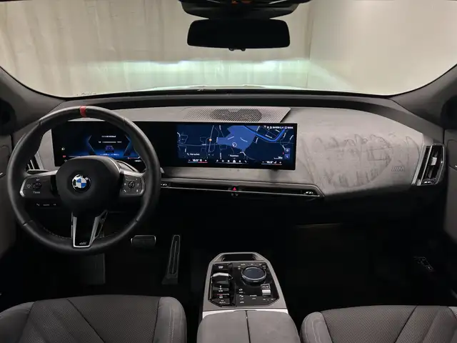 BMW Ix view 6