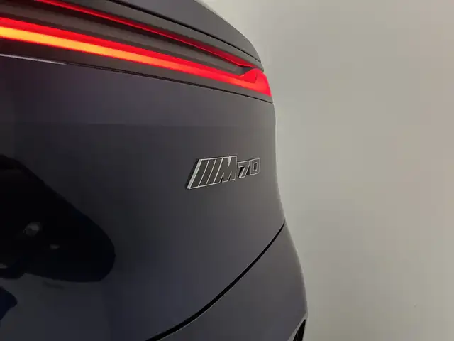 BMW Ix view 14