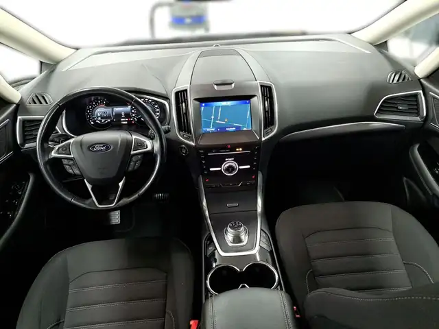 Ford Galaxy view 14