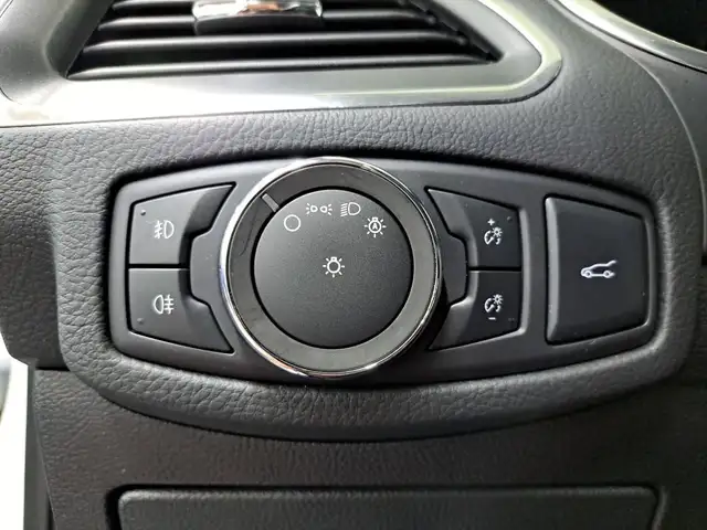 Ford Galaxy view 11