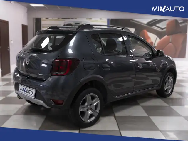 Dacia Sandero view 5