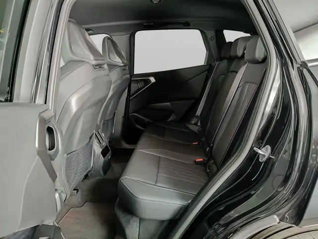 BMW X3 view 9