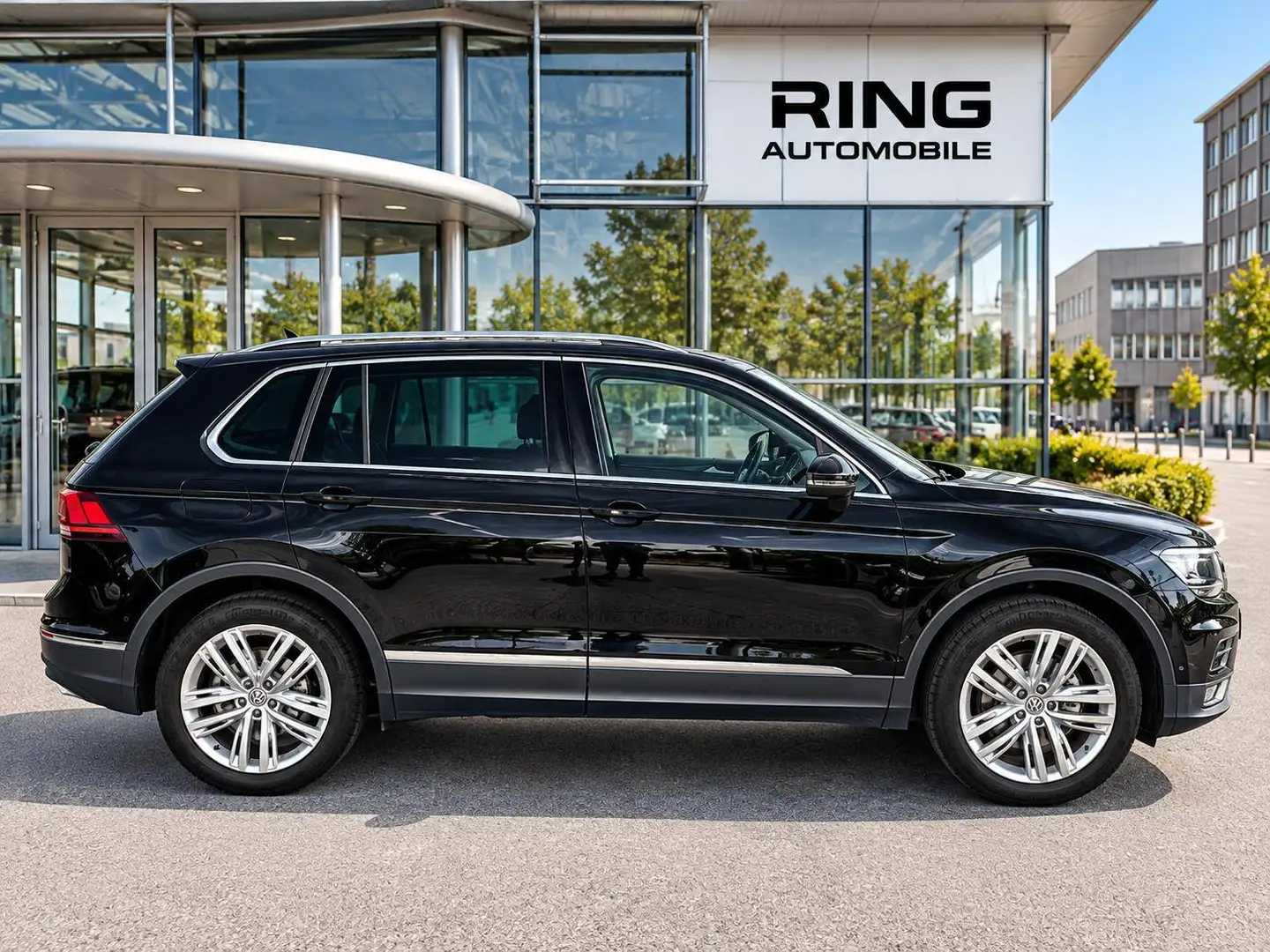 Volkswagen Tiguan Highline Schwarz - 1