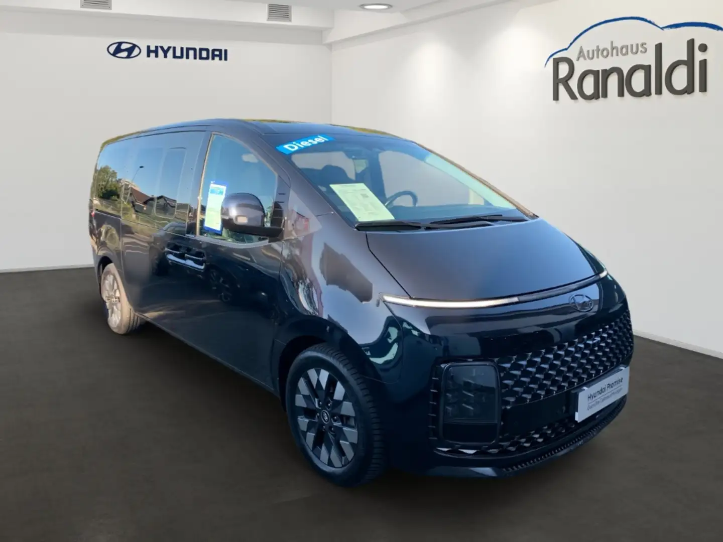 Hyundai STARIA Signature 2WD 2.2 CRDi EU6d 7-Sitzer! Schwarz - 2