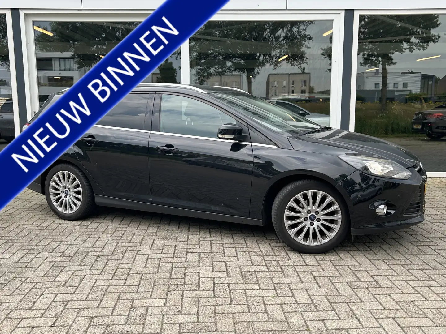 Ford Focus Wagon 1.6 TI-VCT Titanium 50% deal 3.225,- ACTIE S Černá - 1