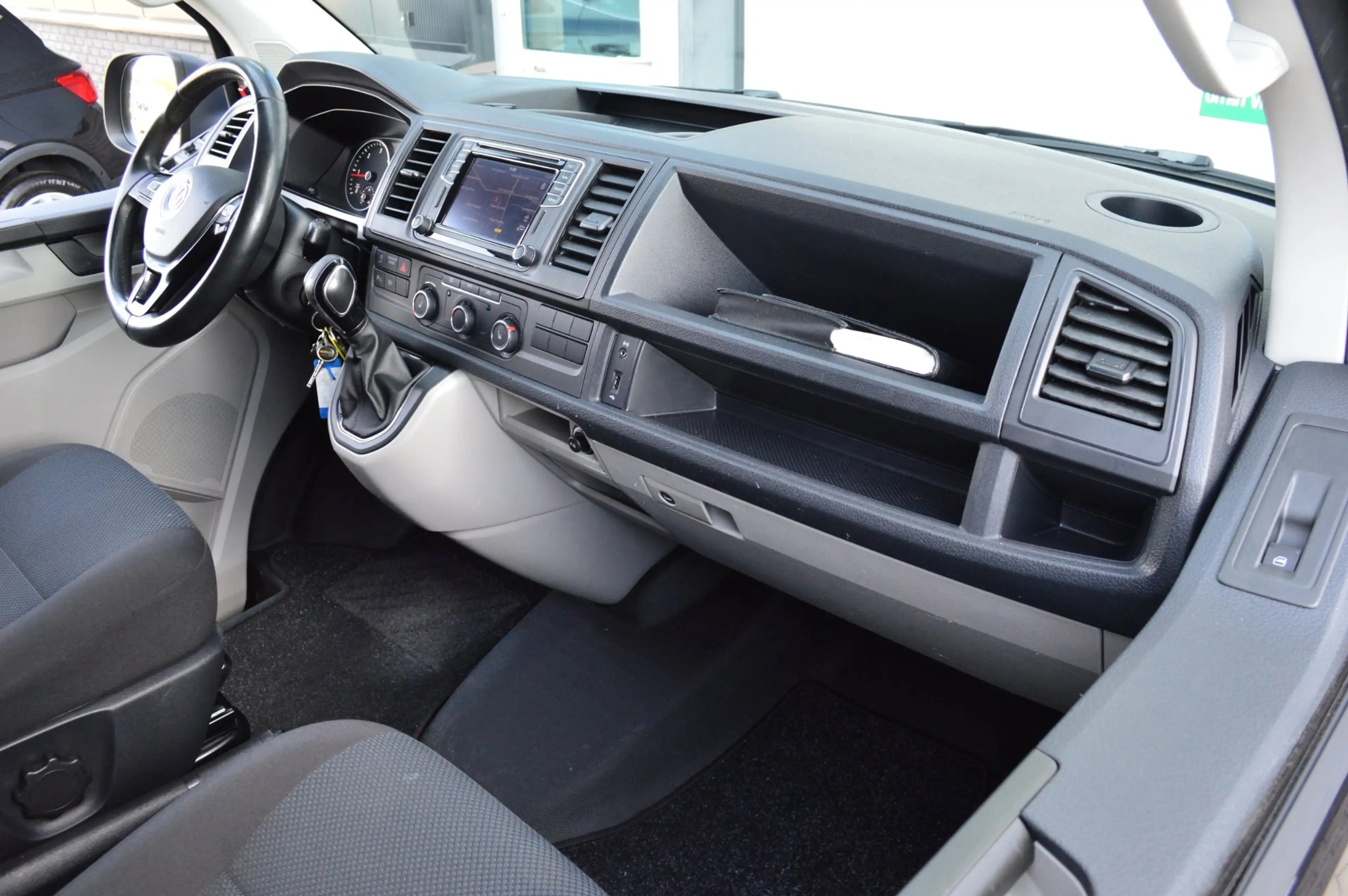 Volkswagen Transporter L1H2|DSG|LED|Navi|Airco|Stoelverwarming — photo 5