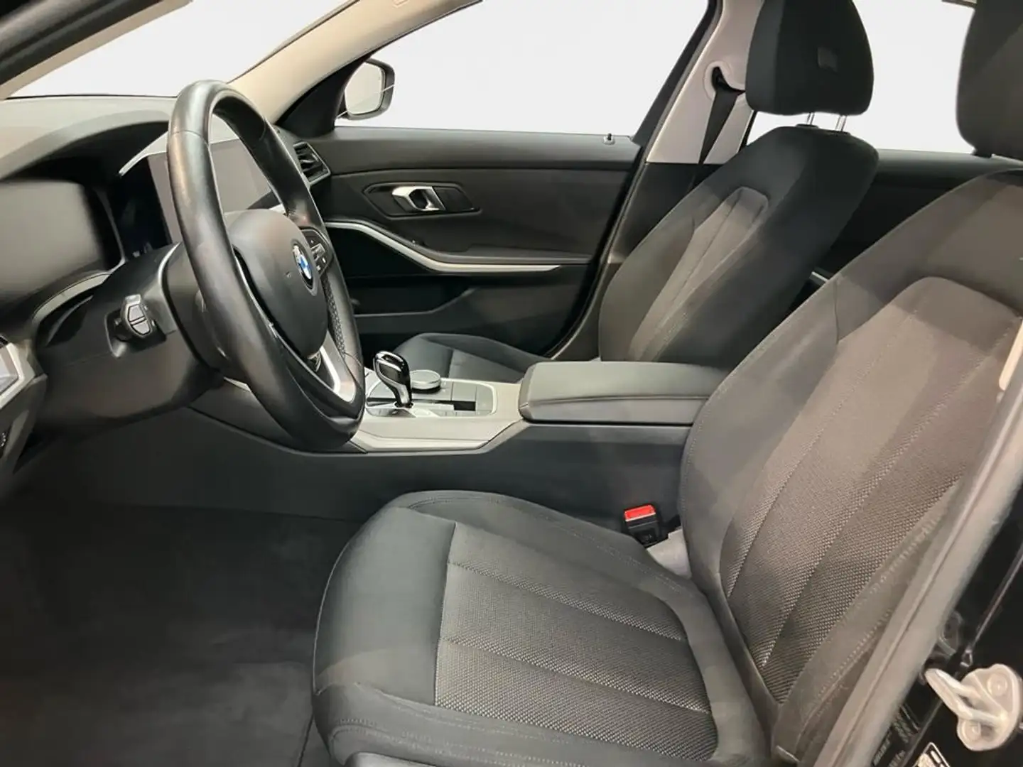 BMW 320 Advantage Schwarz - 1