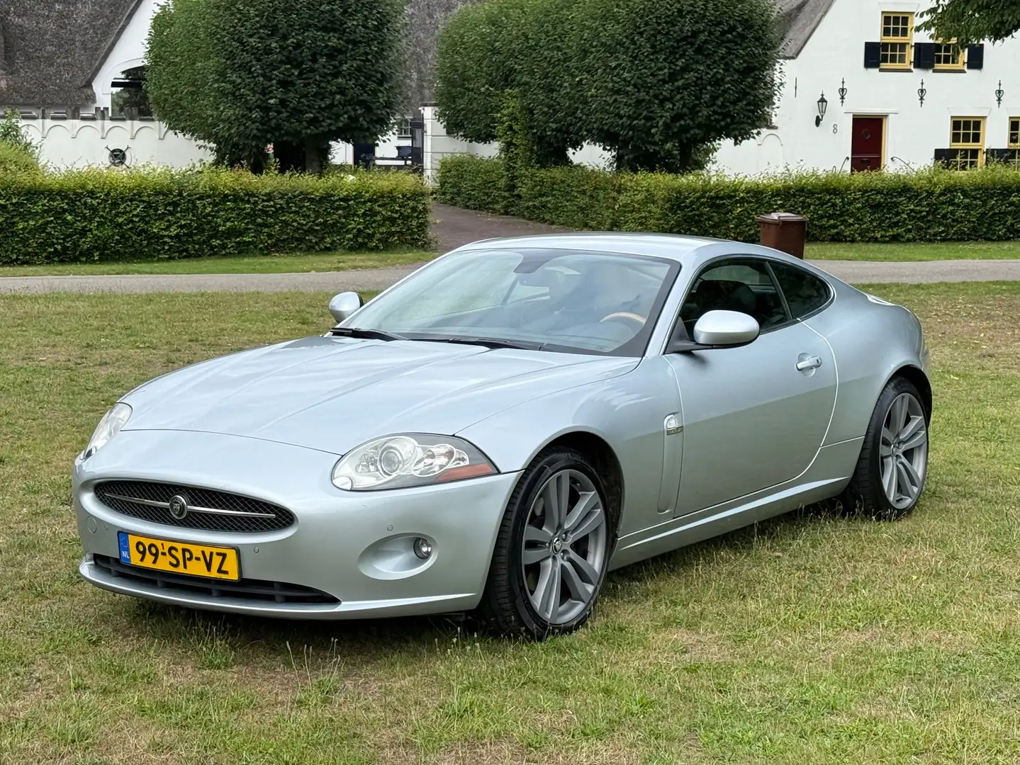 Jaguar XK XK 4.2 V8 Coupé Youngtimer Nederlandse auto NAP Silber - 1
