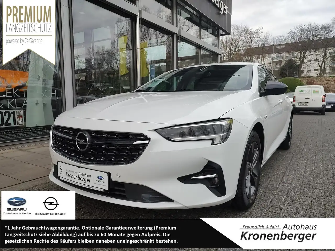 Opel Insignia Berline in Wit tweedehands in Düsseldorf-Gerresheim voor € 15.900,-