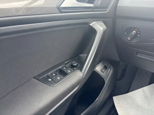 Volkswagen Tiguan Allspace view 13