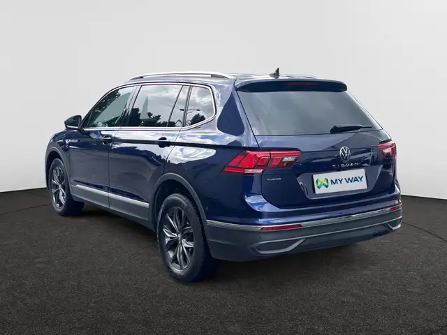 Volkswagen Tiguan Allspace view 2
