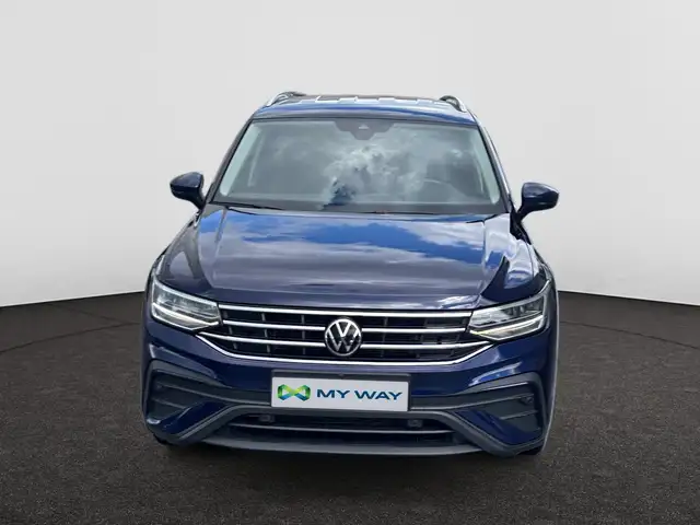 Volkswagen Tiguan Allspace view 3