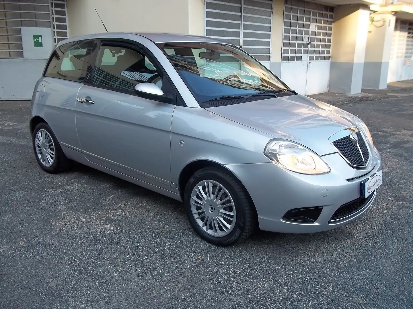 Lancia Ypsilon Oro 1.2 8v 5 posti 110.300 km ok neopatentati Zilver - 2