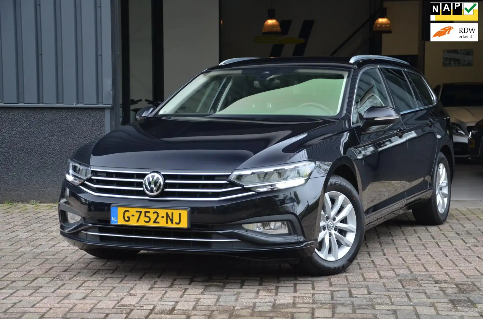 Volkswagen Passat Variant 1.5 TSI Business DSG|ACC|CarPlay|FaceLift|NAP Noir - 1