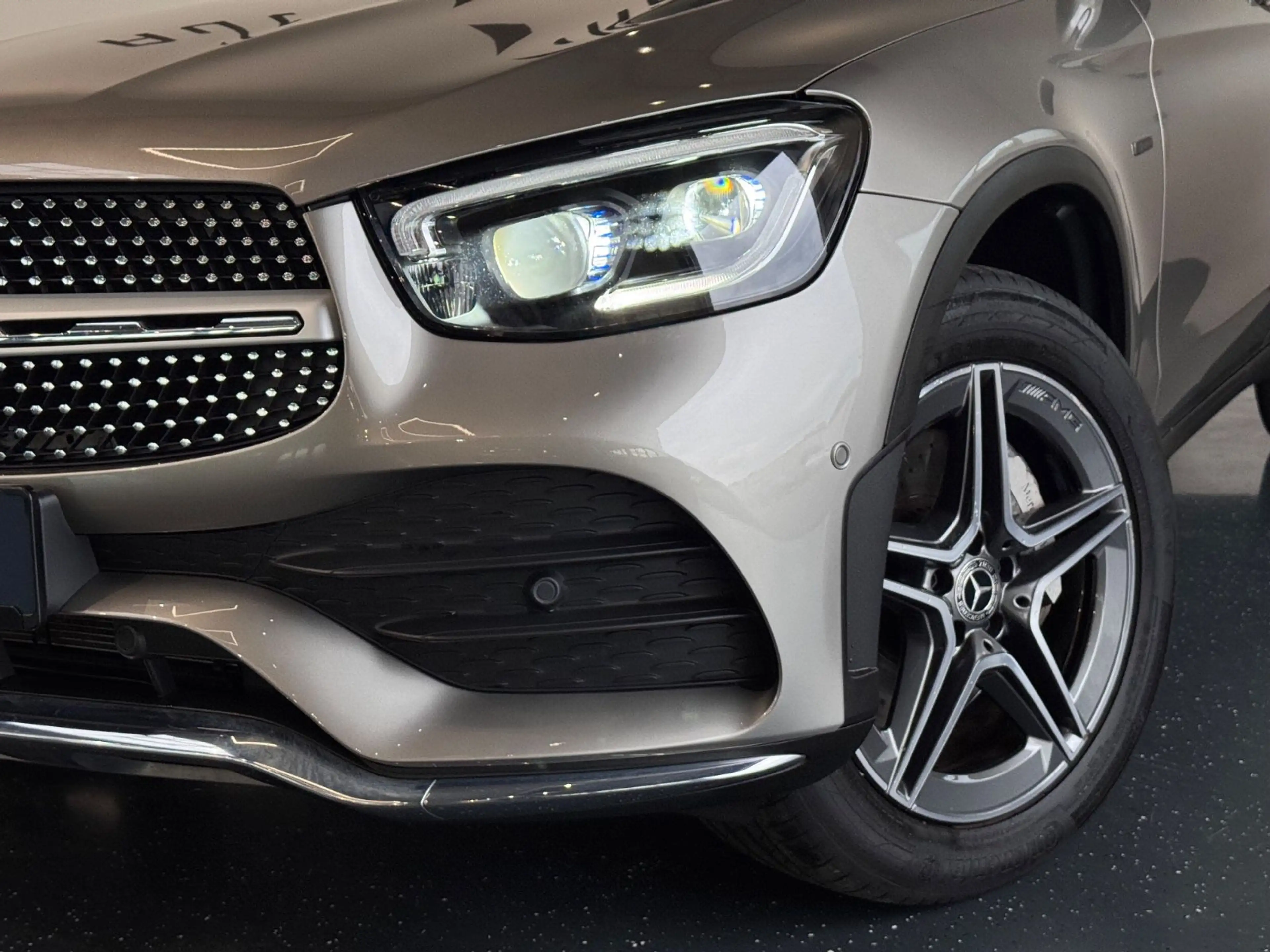 Mercedes-Benz GLC 300 GLC300de 4Matic AMG*LED*MULTIBEAM*SHZ*AMBIENTE* — photo 2