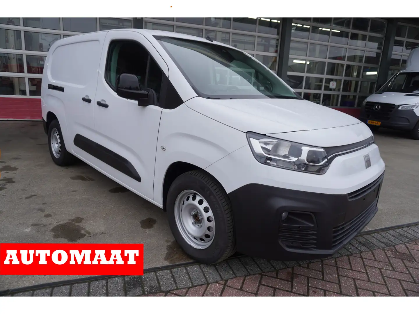 Fiat E-Doblo 136 L2 50 kWh Schuifdeur links en rechts Automaat Blanc - 1