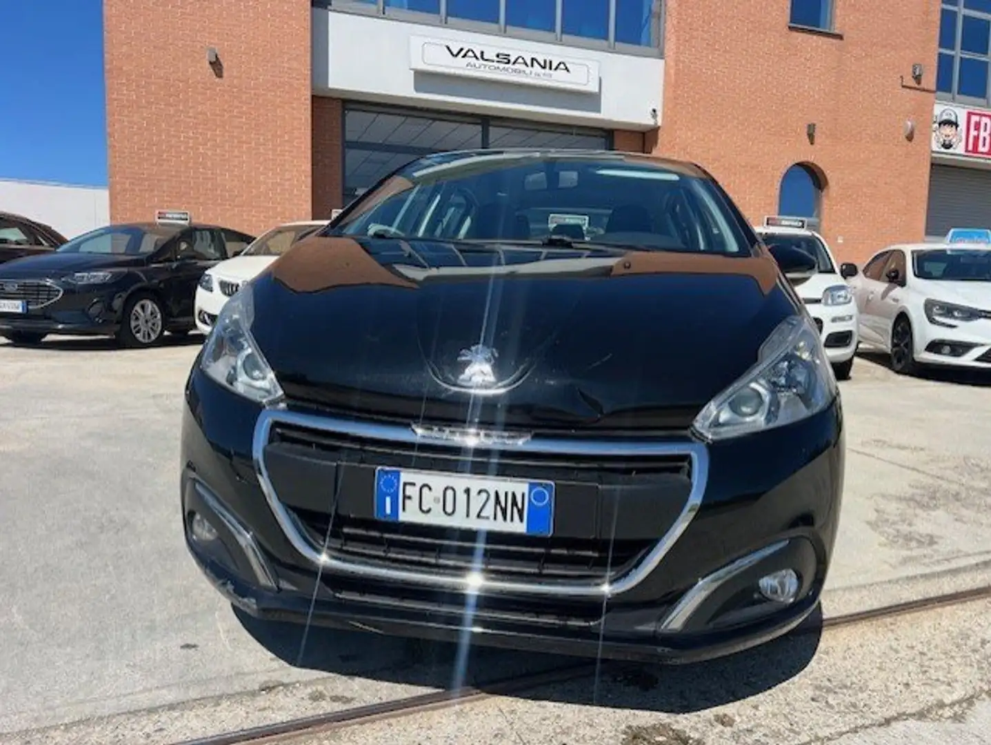 Peugeot 208 208 I 2015 5p 1.2 puretech Allure 82cv Zwart - 2