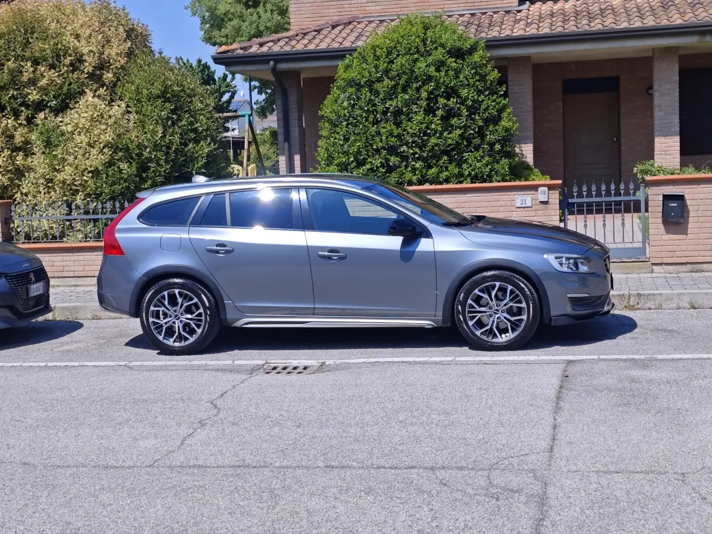 Volvo V60 Cross Country 2.0 d3 Momentum - 2