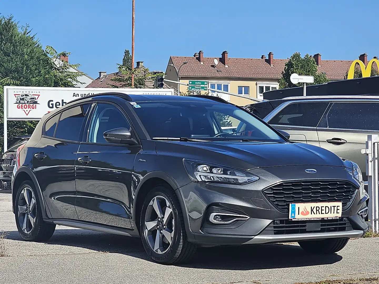 Ford Focus 1,5 EcoBoost Vignale Aut.Limousine 1-Hand Picke... Grau - 1