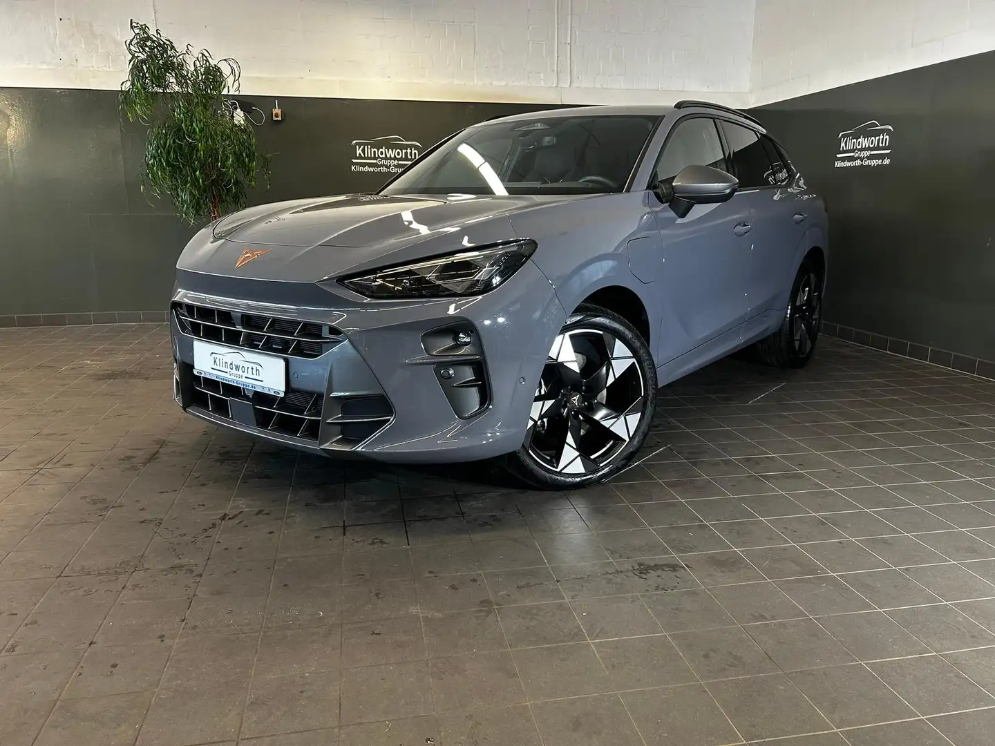 CUPRA Terramar 1.5 eTSI Plug in Hybrid + AHK + Matrix Grau - 2