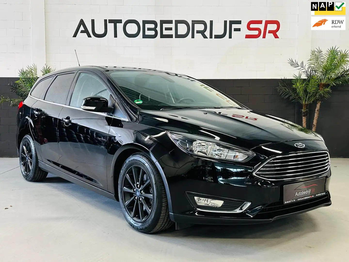 Ford Focus Wagon 1.5 Titanium Camera! 182PK Cruise Controle! Negro - 1