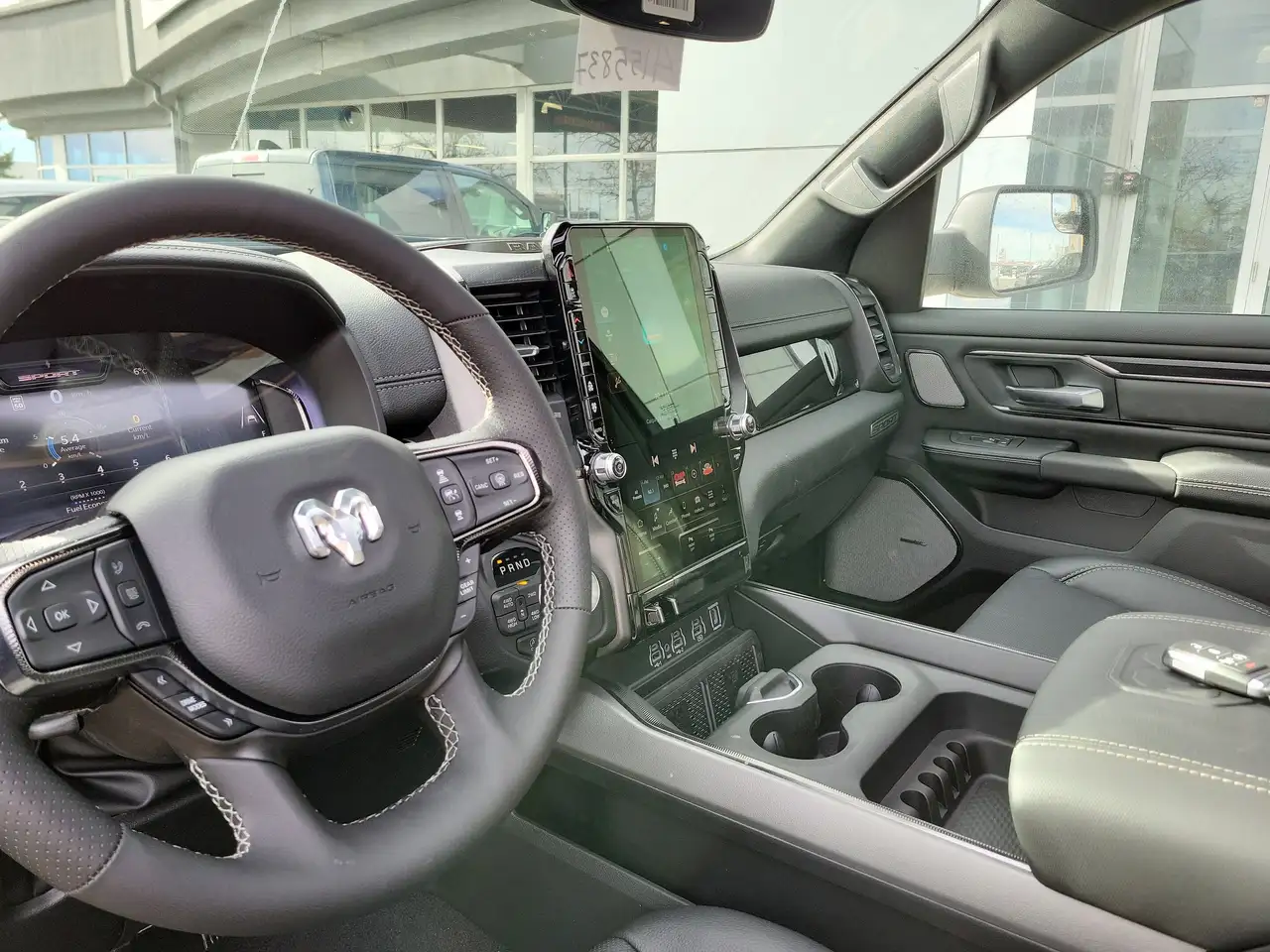 RAM 1500 снимка RAM 1500