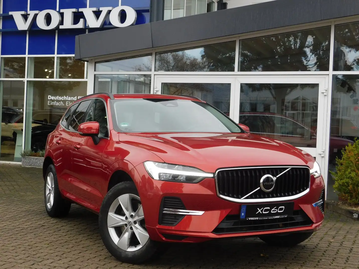 Volvo XC60 Momentum Pro 2WD Rot - 1