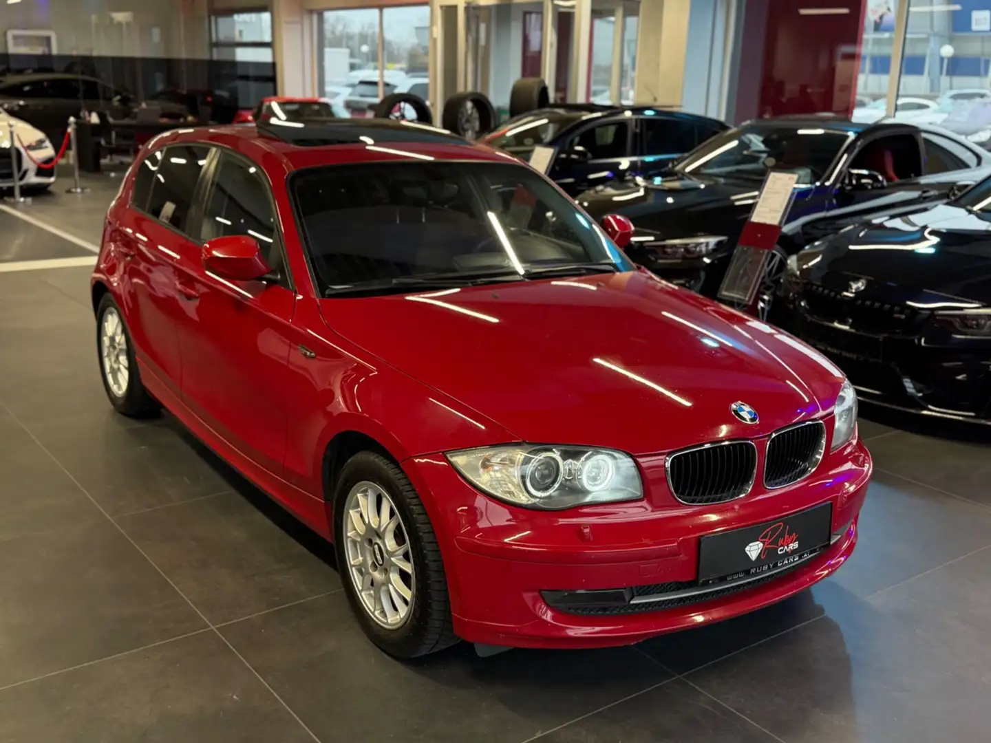 BMW 116 1er- 116 d Glasdach/Navi/Sitzheizung/PDC Rouge - 1