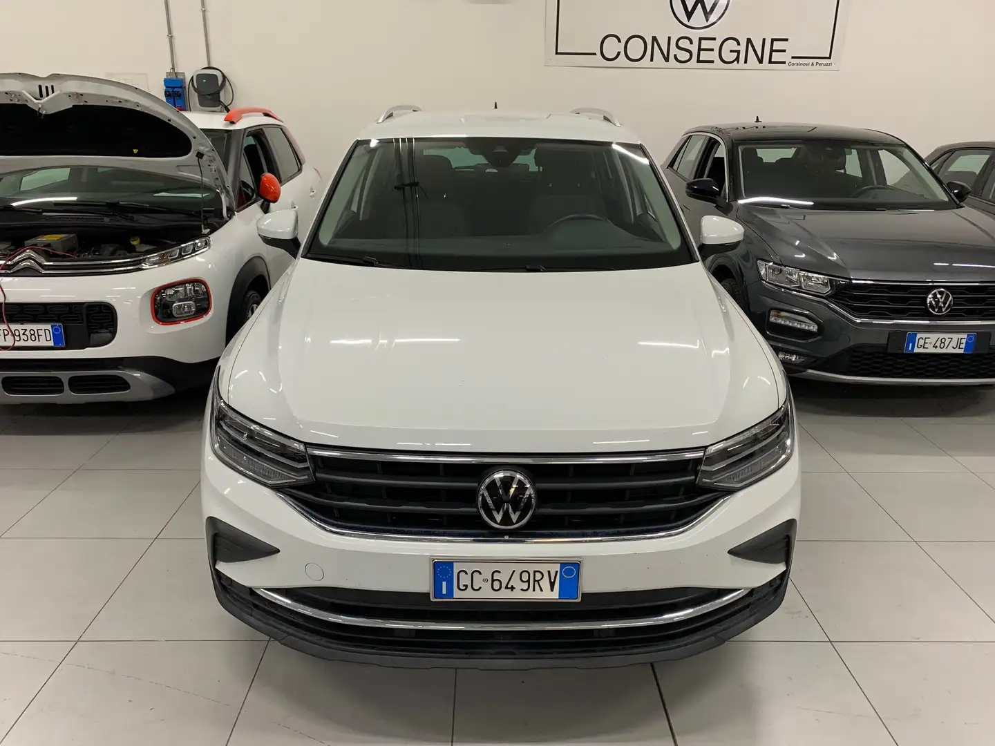 Volkswagen Tiguan 2.0 tdi Life 122cv + TECH PACK Bianco - 2