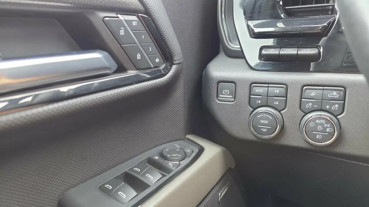 Chevrolet Silverado 1500 снимка Chevrolet Silverado 1500