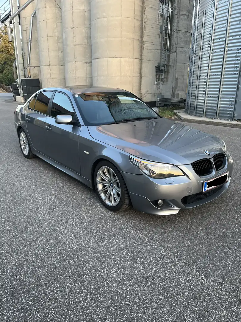 BMW 540 540i Grau - 1
