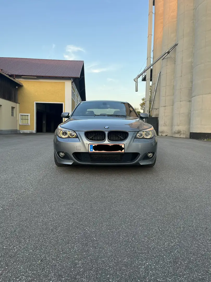 BMW 540 540i Grau - 2