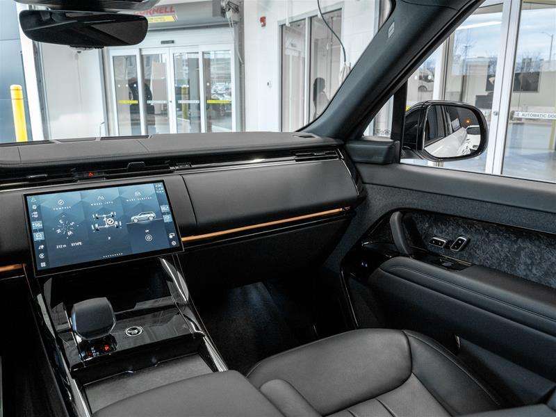 2024 Land Rover Range Rover Sport P400 Dynamic HSE thumb 32