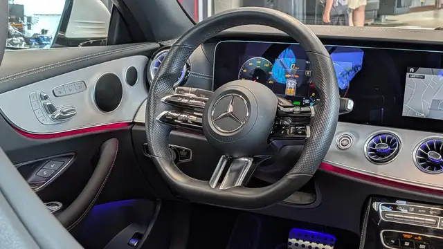 Mercedes-Benz E-Class view 12