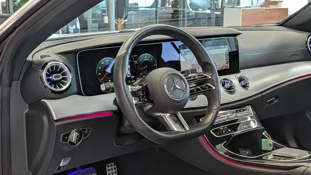 Mercedes-Benz E-Class view 11