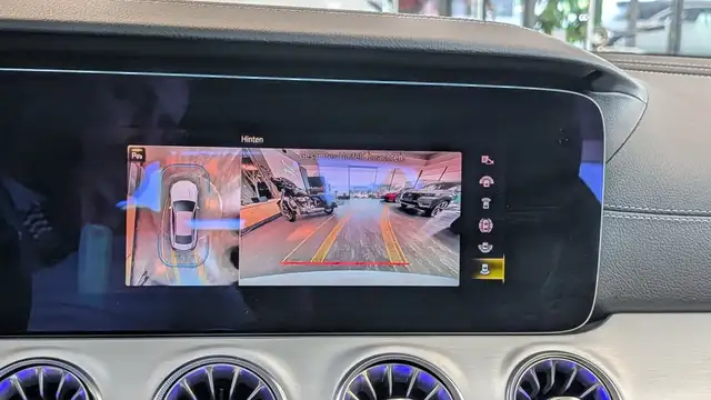 Mercedes-Benz E-Class view 14