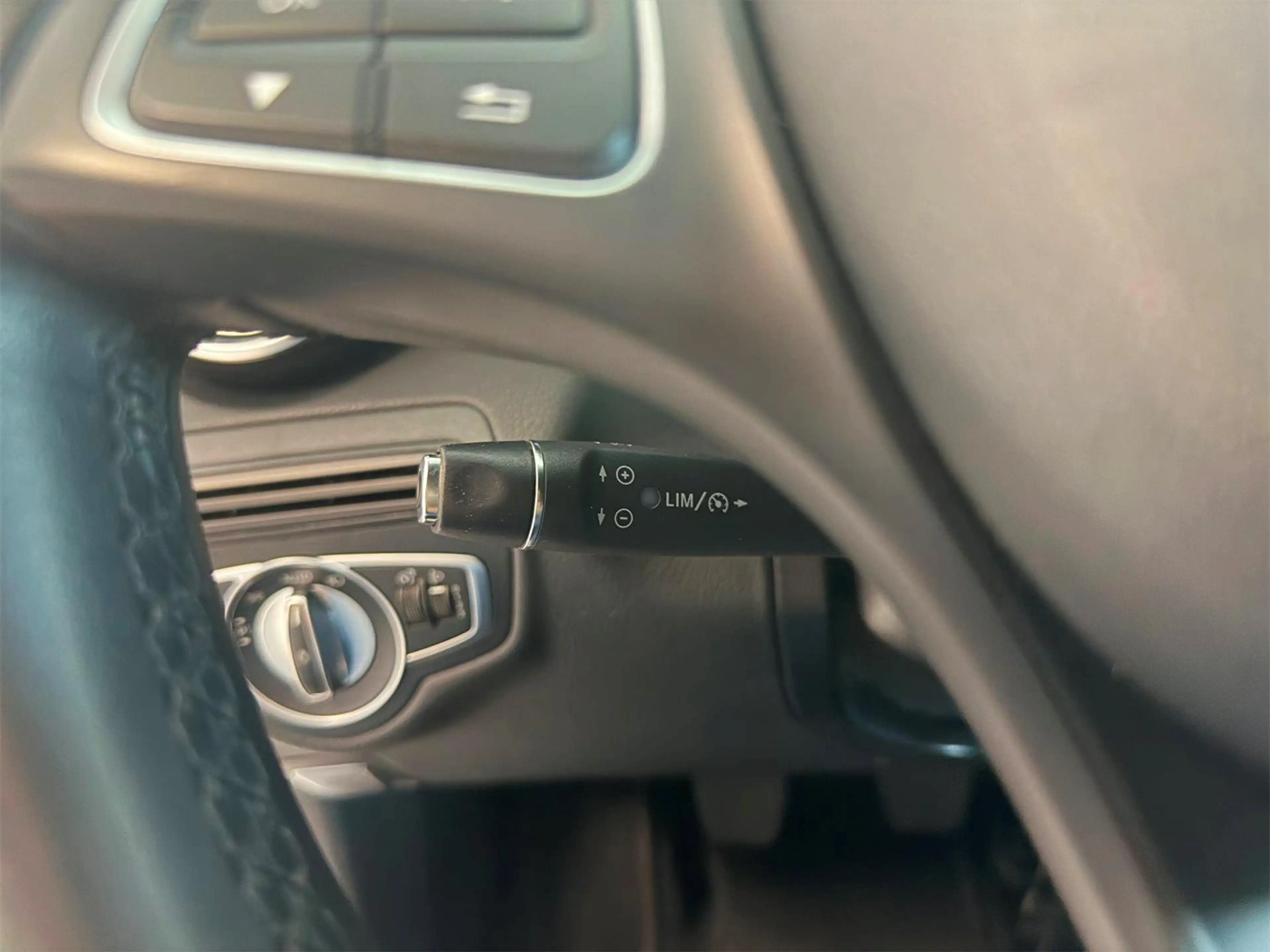 Mercedes-Benz C 220 D — photo 13