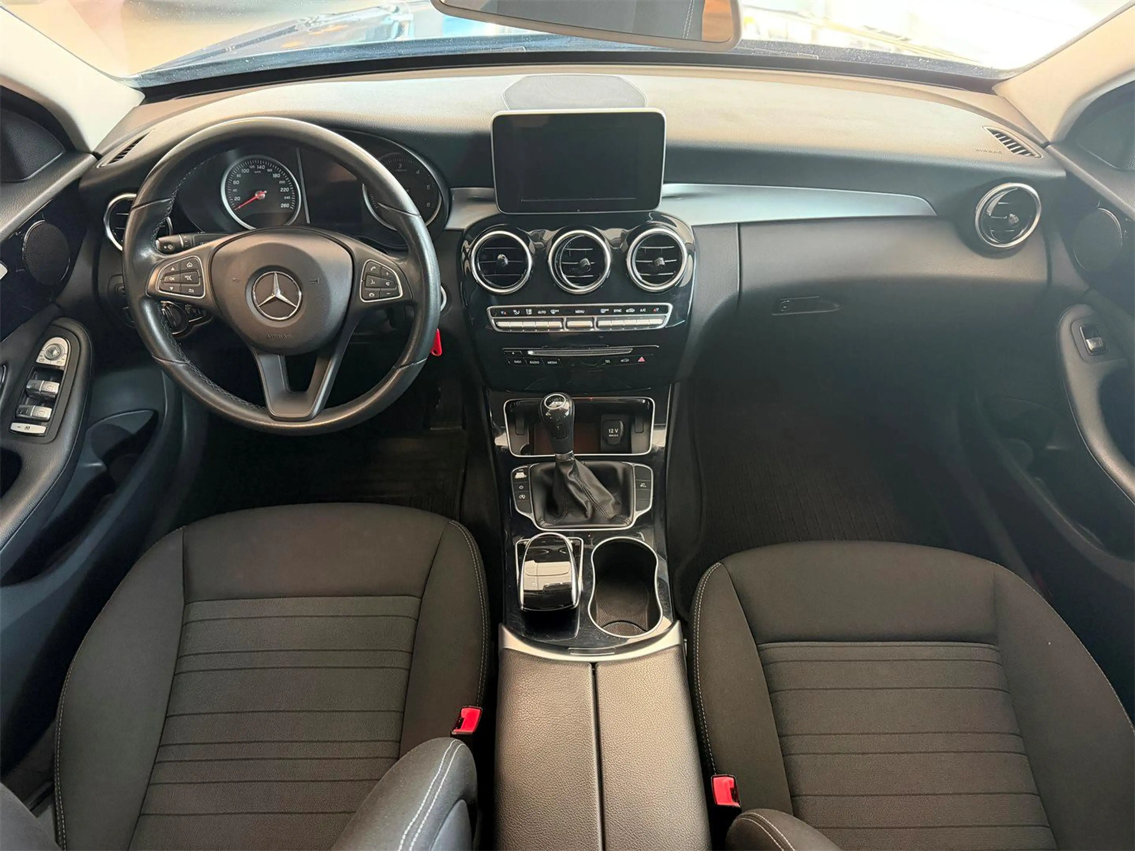 Mercedes-Benz C 220 D — photo 7
