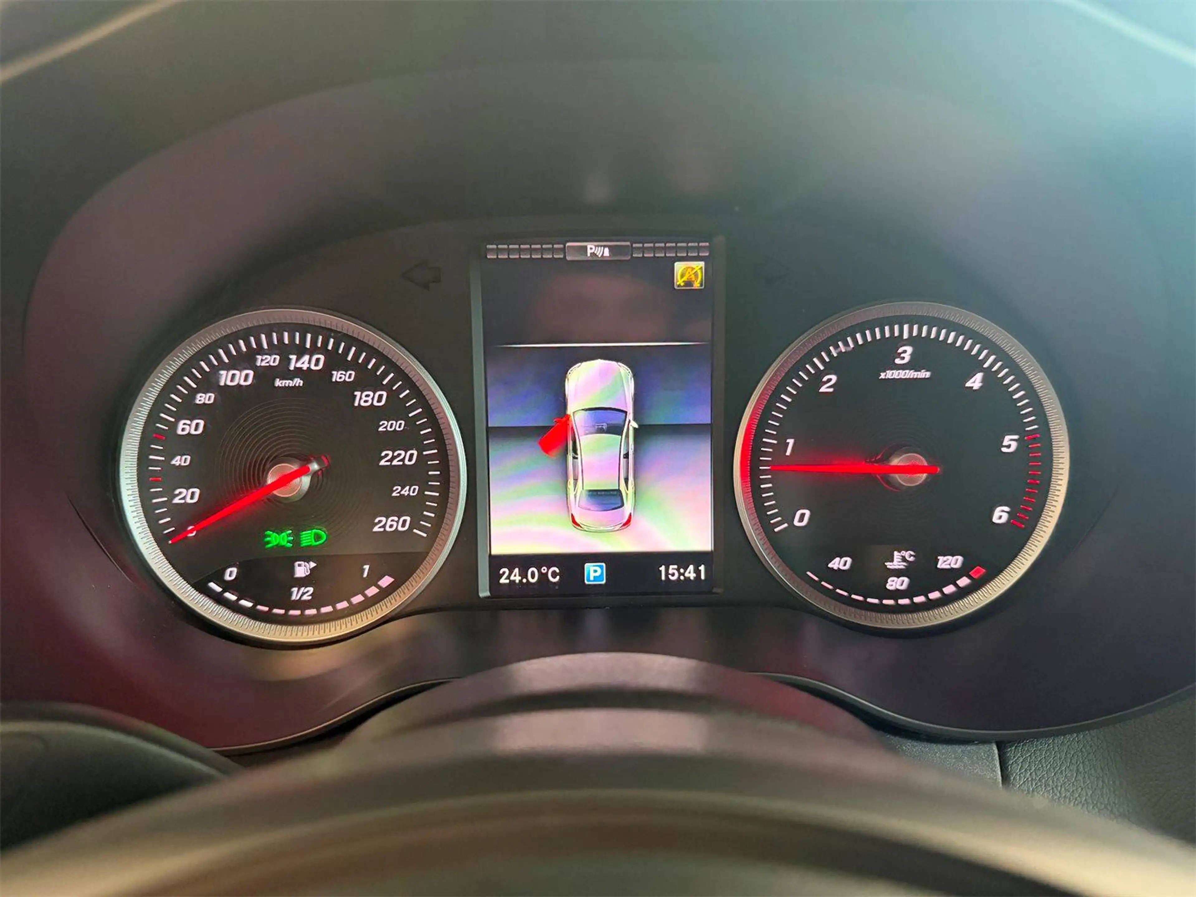 Mercedes-Benz C 220 D — photo 10