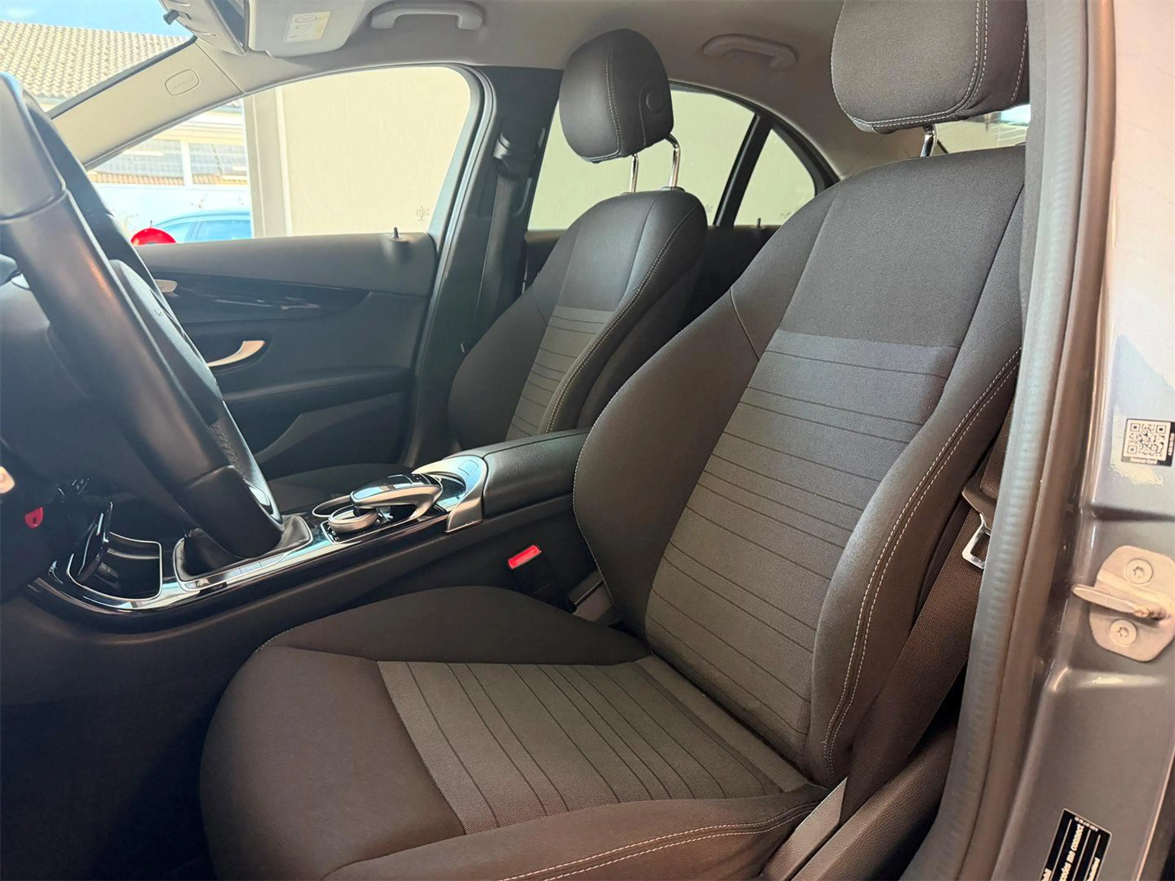 Mercedes-Benz C 220 D — photo 9