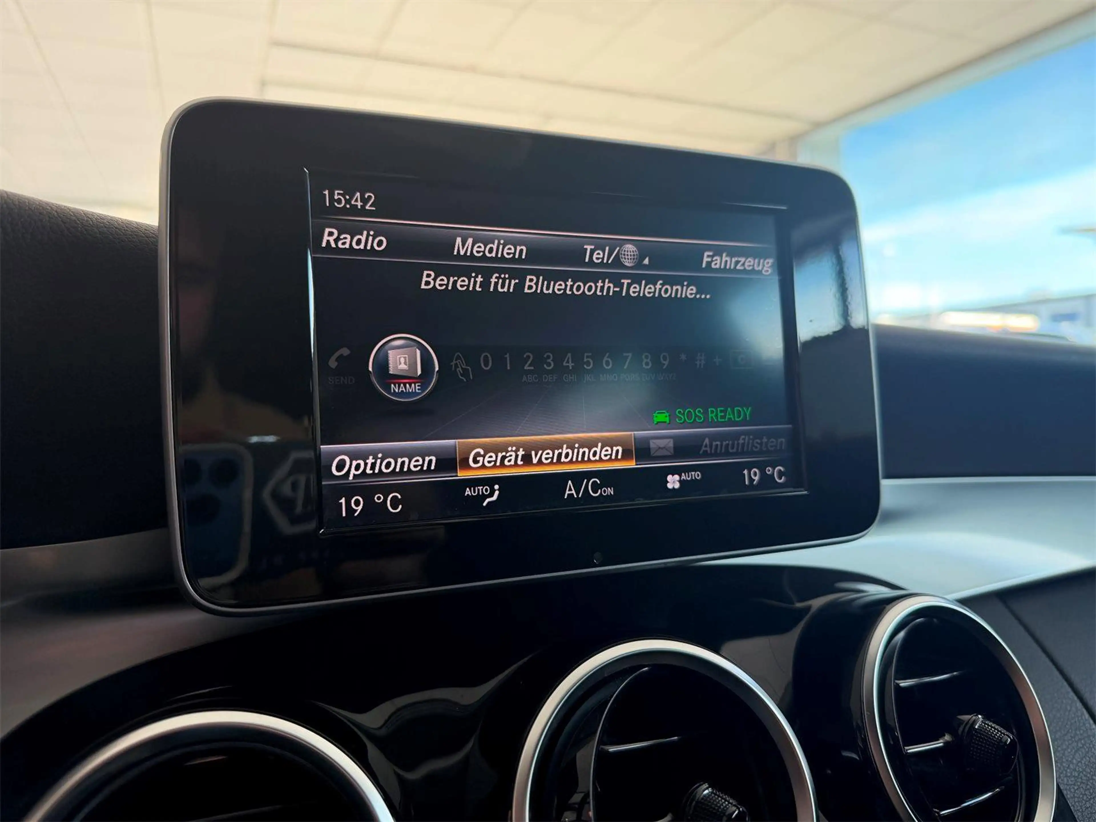 Mercedes-Benz C 220 D — photo 11