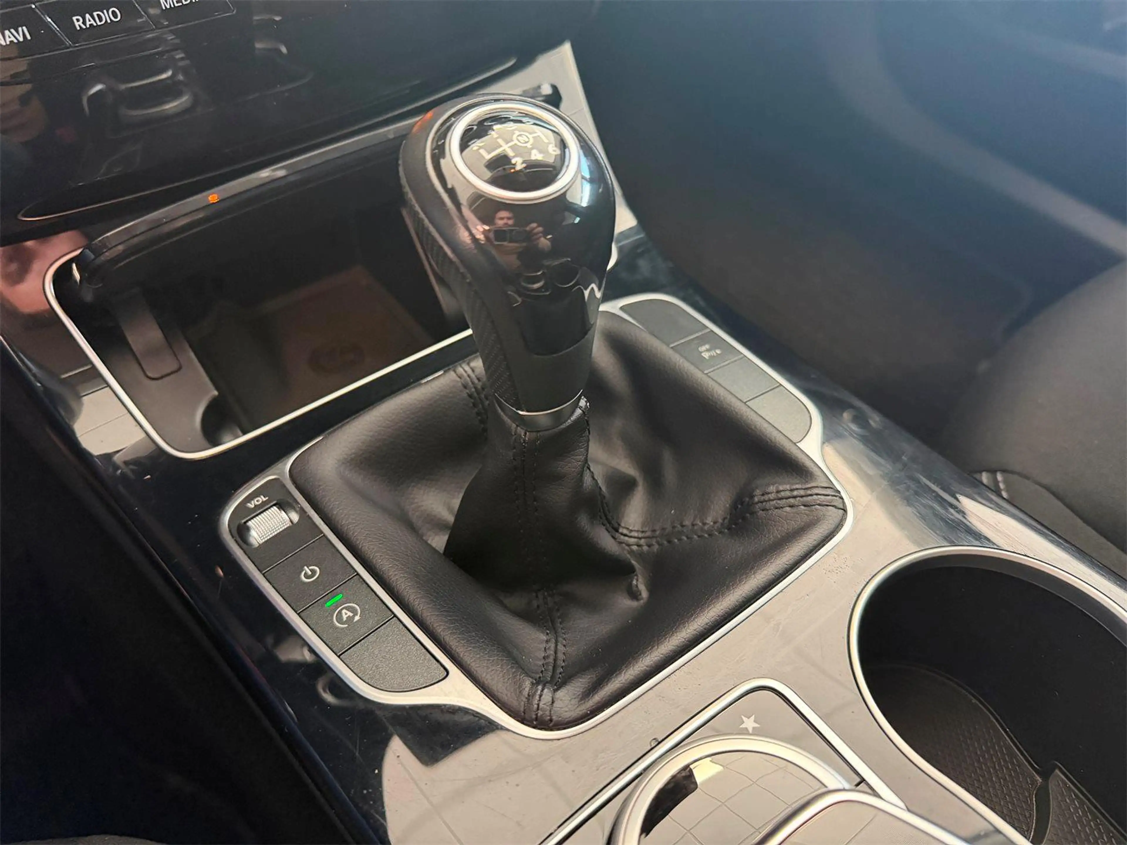 Mercedes-Benz C 220 D — photo 12