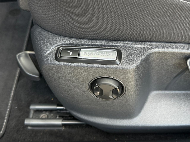 Volkswagen T-Roc 1.5 TSI R-Line // Automaat // Trekhaak // Full R- line // Camera // App Connect — photo 11