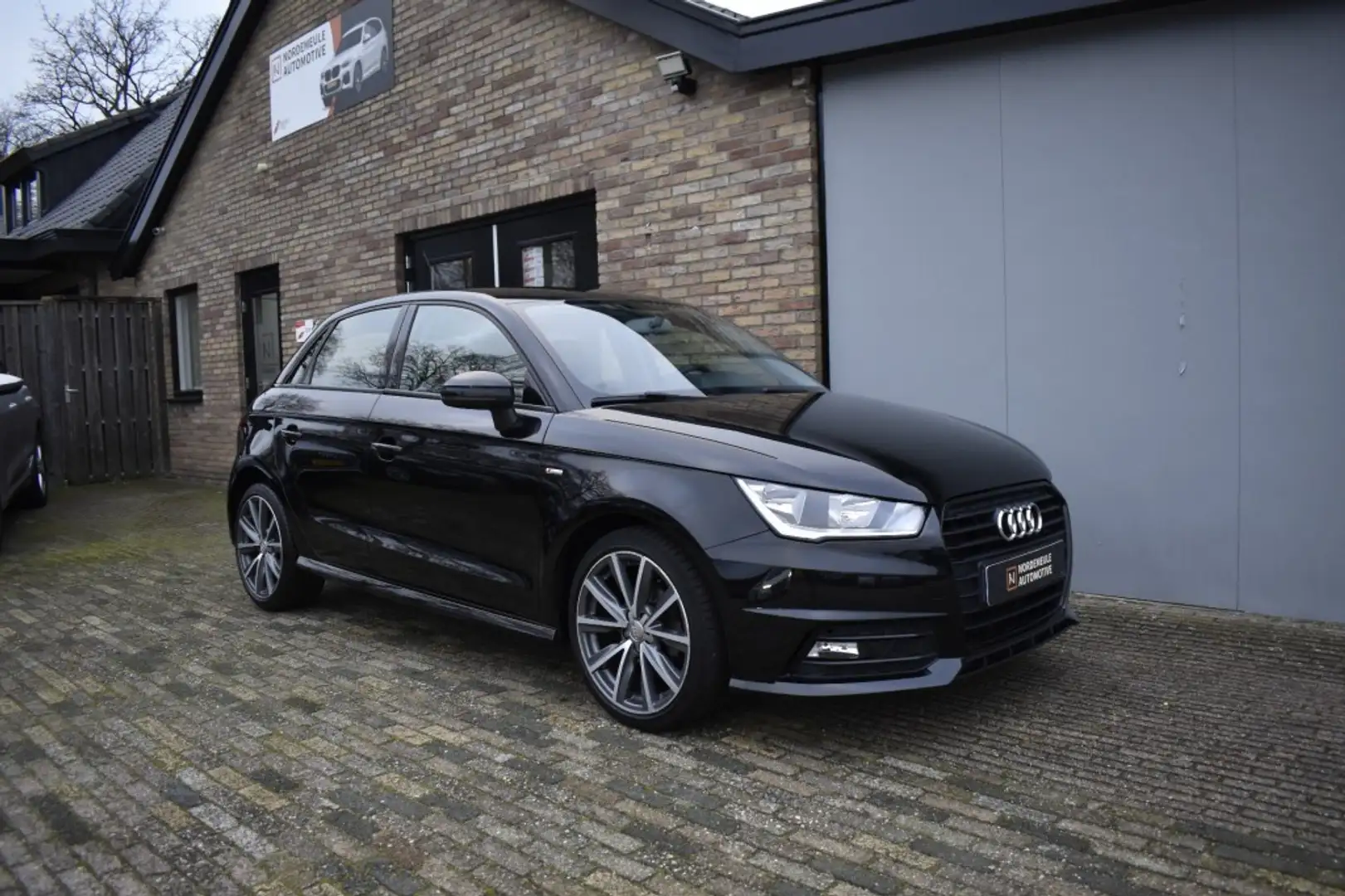 Audi A1 1.0 TFSI S-Line Ed. Mythoszwart Metallic, 17 inch Noir - 2
