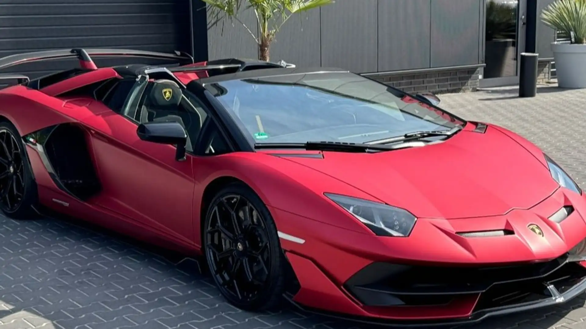 Lamborghini Aventador Roadster SVJ Rouge - 2