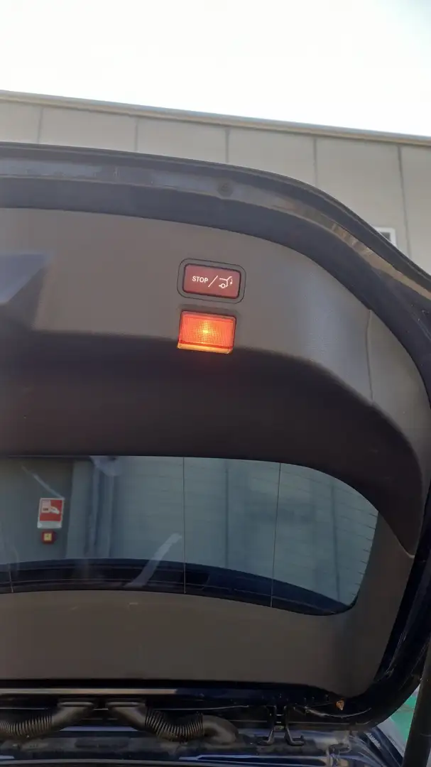 Mercedes-Benz CLA 200 Shooting Brake d Business auto FL - 2