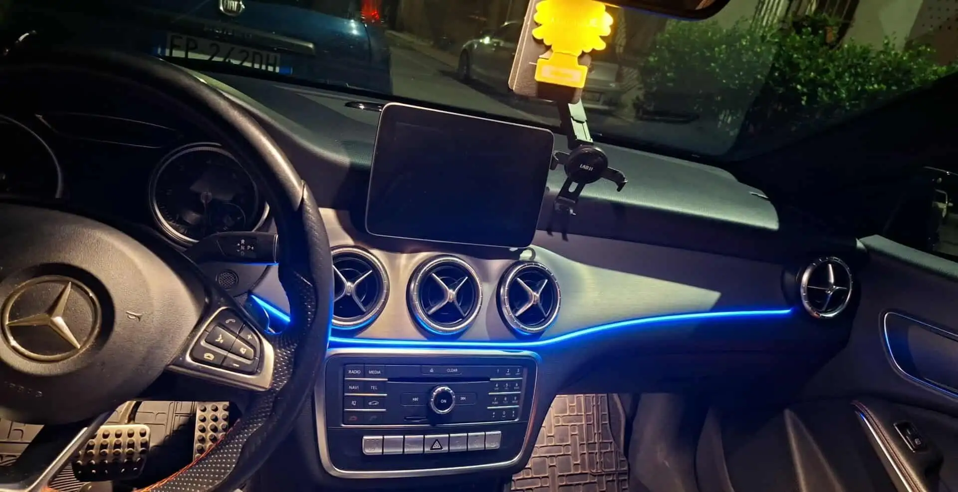 Mercedes-Benz CLA 200 Shooting Brake d Business auto FL - 1