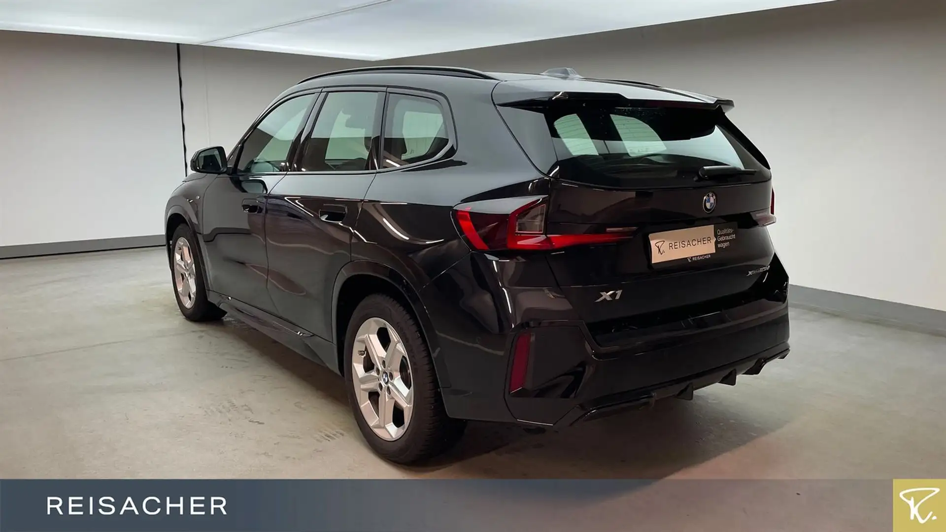 BMW X1 xDrive23dA M-Sport,AHK,ACC,HUD,eAktivsitz+Mem Schwarz - 2