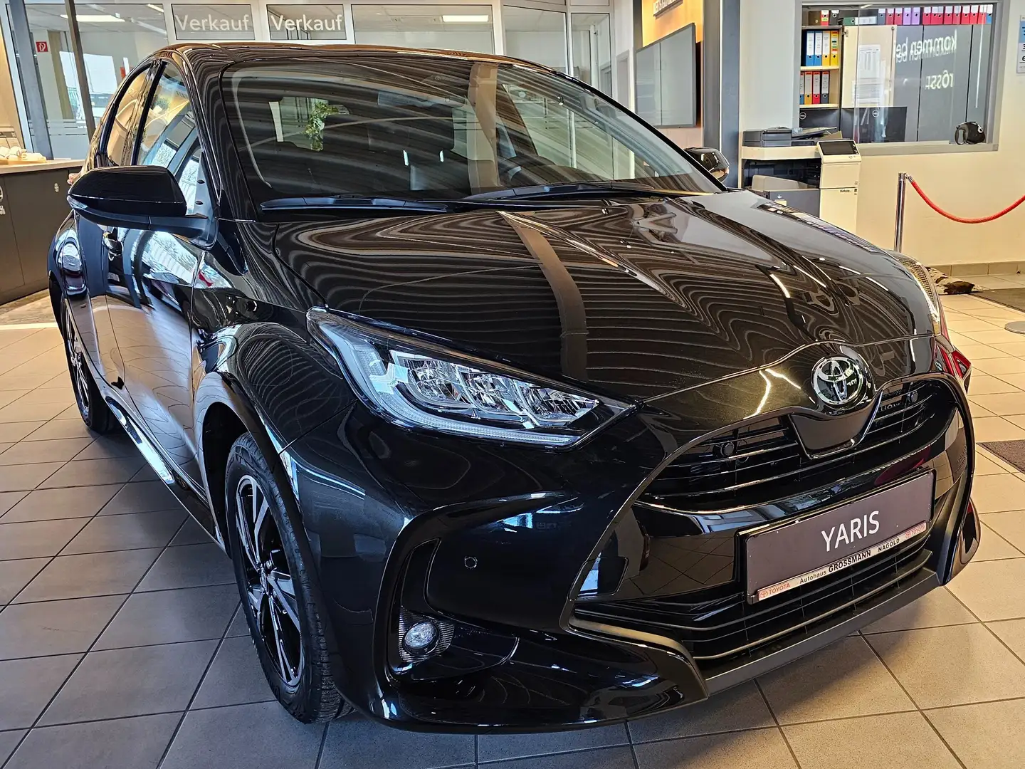 Toyota Yaris Hybrid Team D Comfort + Safety Paket EPH TTW SH LH Negro - 2
